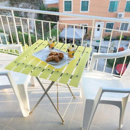 Bright Newly Renovated Apt Near Beach & Center+Ac Anemomylos ภายนอก รูปภาพ