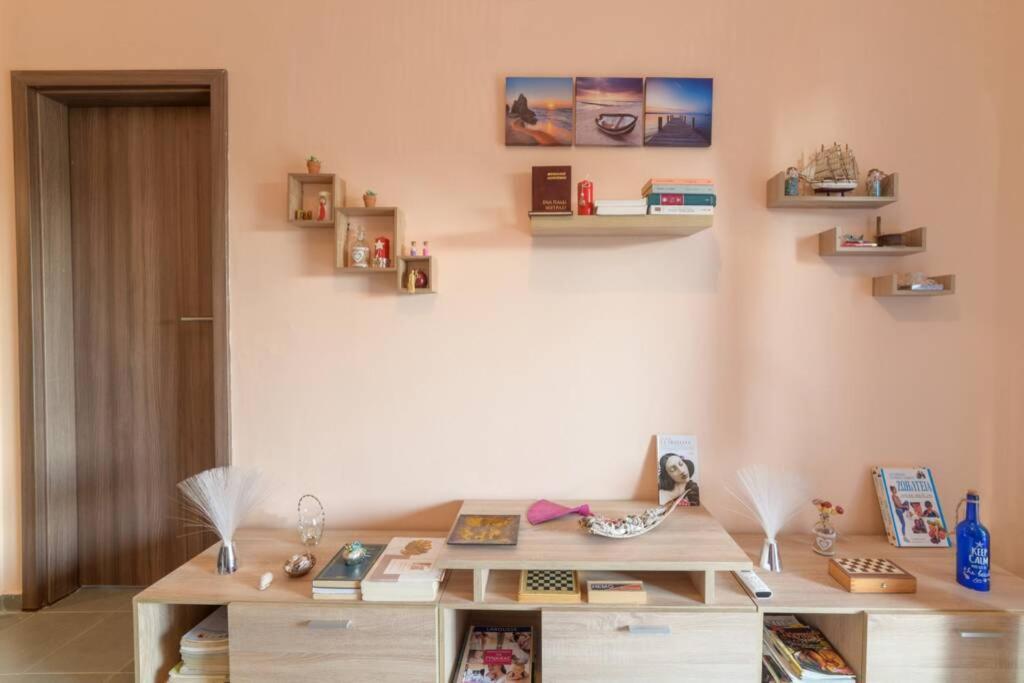 Bright Newly Renovated Apt Near Beach & Center+Ac Anemomylos ภายนอก รูปภาพ